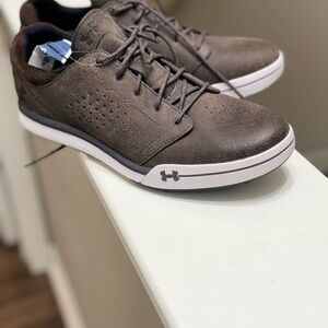 Under Armour Men's Brand new never worn GOLF shoes.